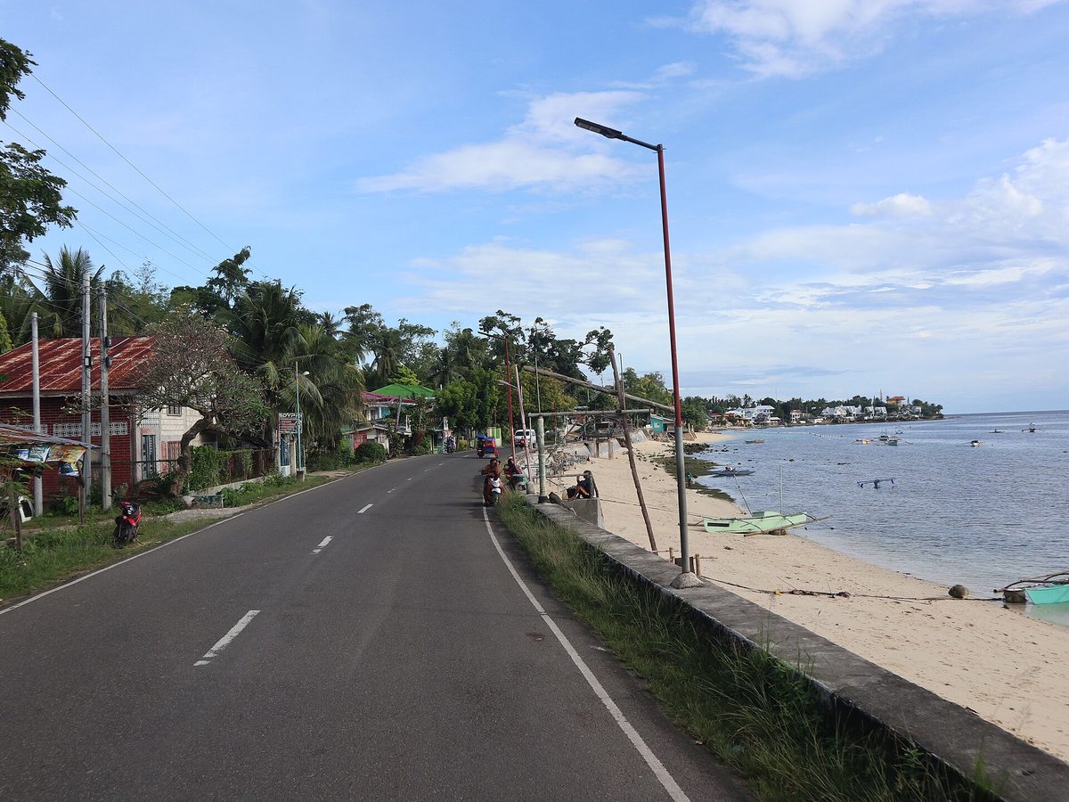Calm turquoise water at a quiet south Cebu beach near Alcoy