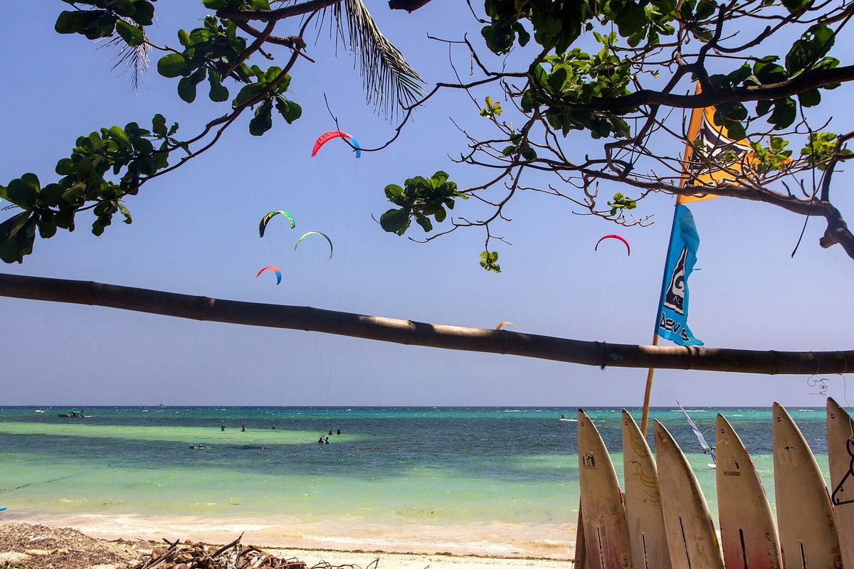 Kitesurfers on Bulabog Beach, the windy east coast of Boracay
