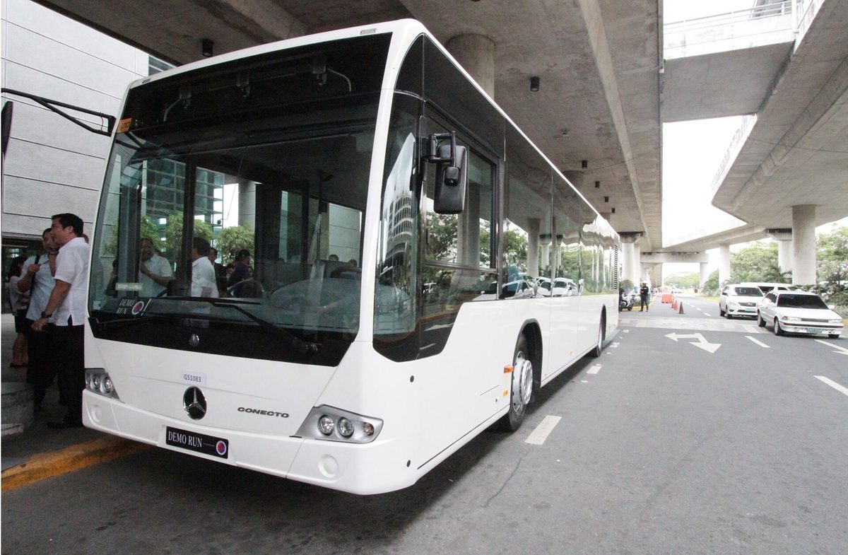 Airport bus service at Manila NAIA for getting into the city