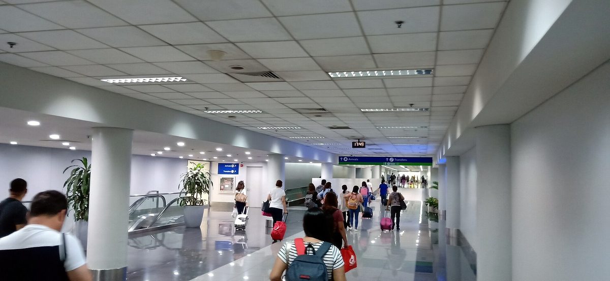 Interior of NAIA Terminal 3, the newest terminal in this NAIA terminal guide, with arrival concourse