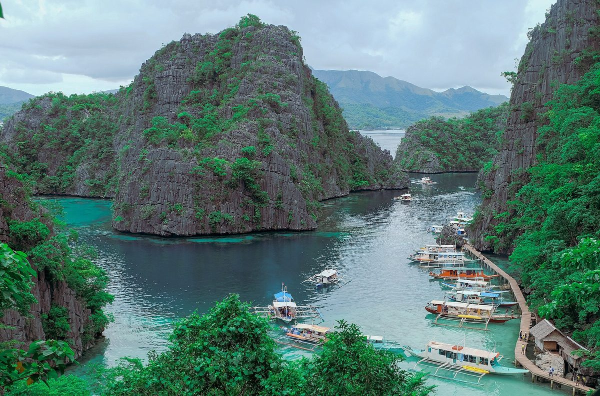 Kayangan Lake viewpoint in Coron, Palawan with karst islands