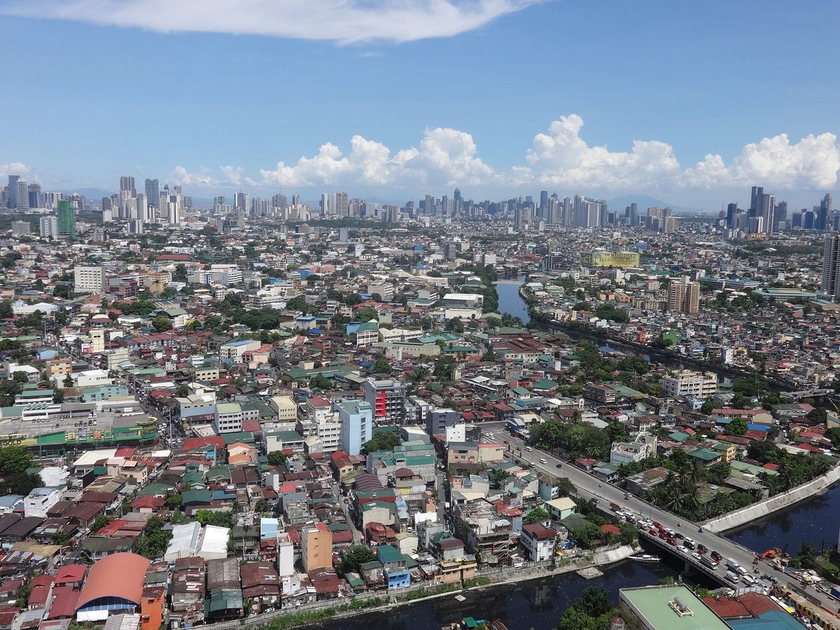 The Manila and Makati skyline, a common base for expats settling in the Philippines for a 6 month stay or longer