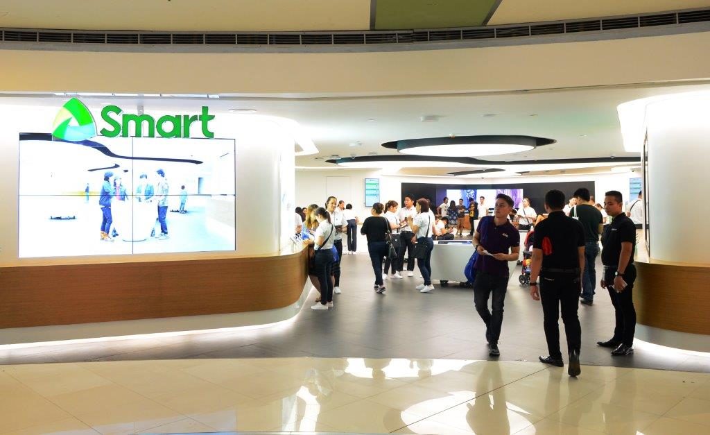 A Smart Communications outlet in the Philippines selling tourist SIMs and eSIMs