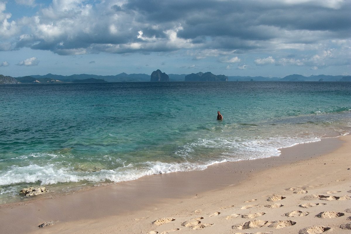 A Philippine beach destination that draws American visitors on a visa-free trip