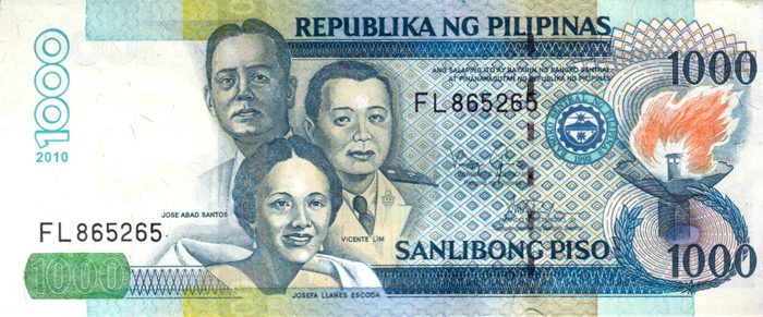 Philippine peso banknotes, the cash short-changed in money-changer scams